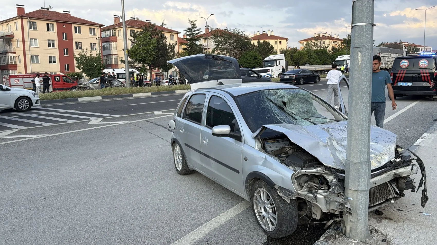 Kütahya’da trafik kazası 17 yaşındaki genç hayatını kaybetti