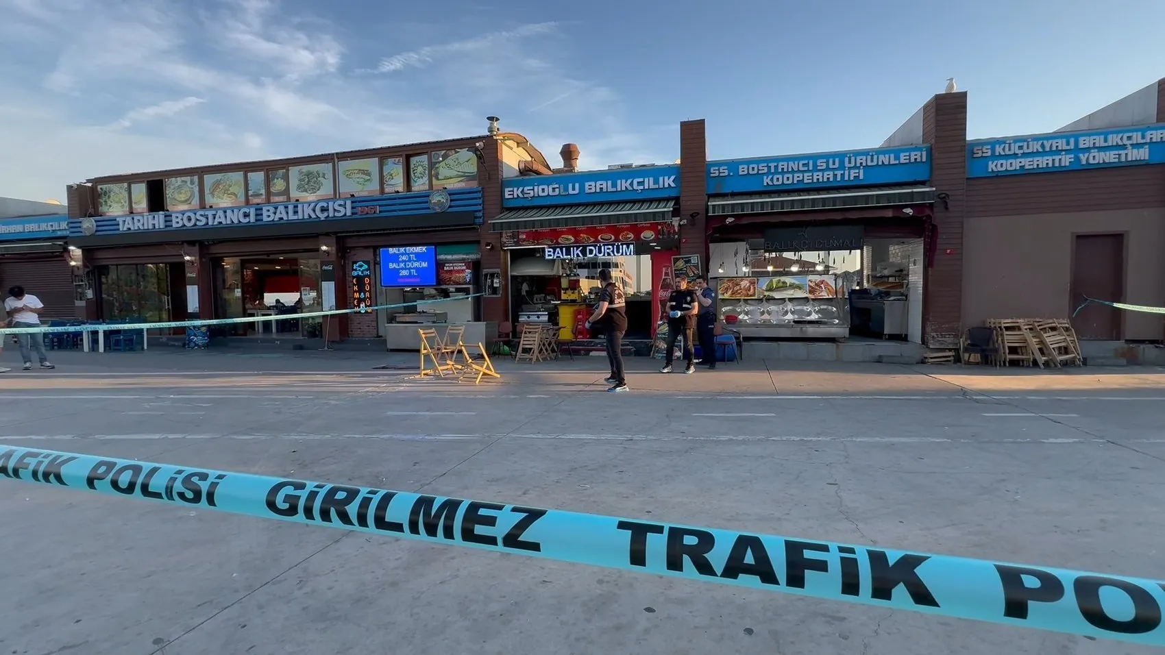 Bostancı'da bir balık restoranına kurşun yağdırdılar