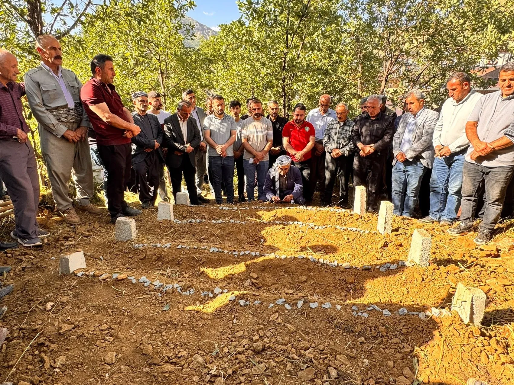 Şemdinli'de katliam kurbanları son yolculuğuna uğurlandı