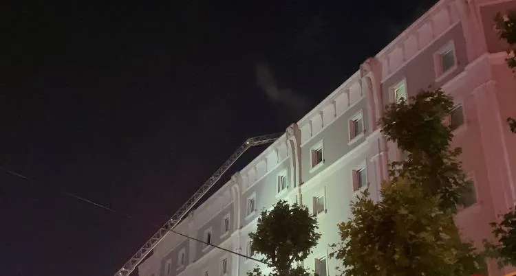Küçükçekmece’de öğrenci yurdunda korkutan yangın