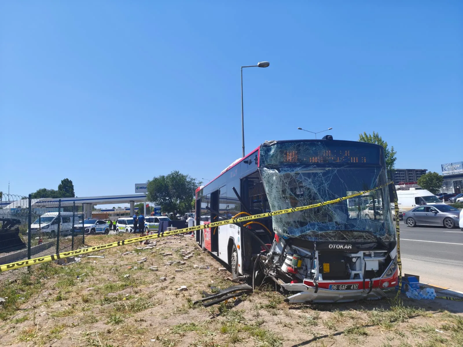 Ankara'da otobüs kazasının dehşet anları kameraya yansıdı