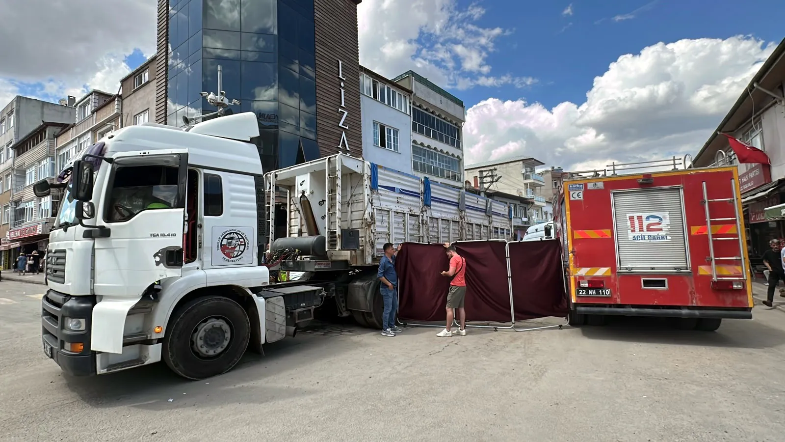 Edirne Havsa’da TIR’ın çarptığı 51 yaşındaki emlakçı hayatını kaybetti