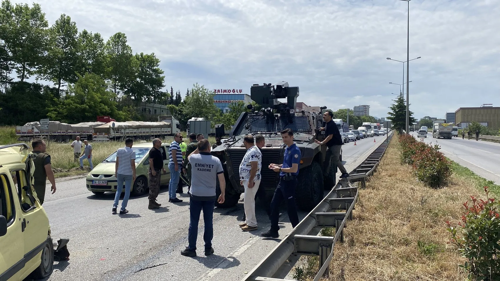 Samsun'da polis aracı kazaya karıştı