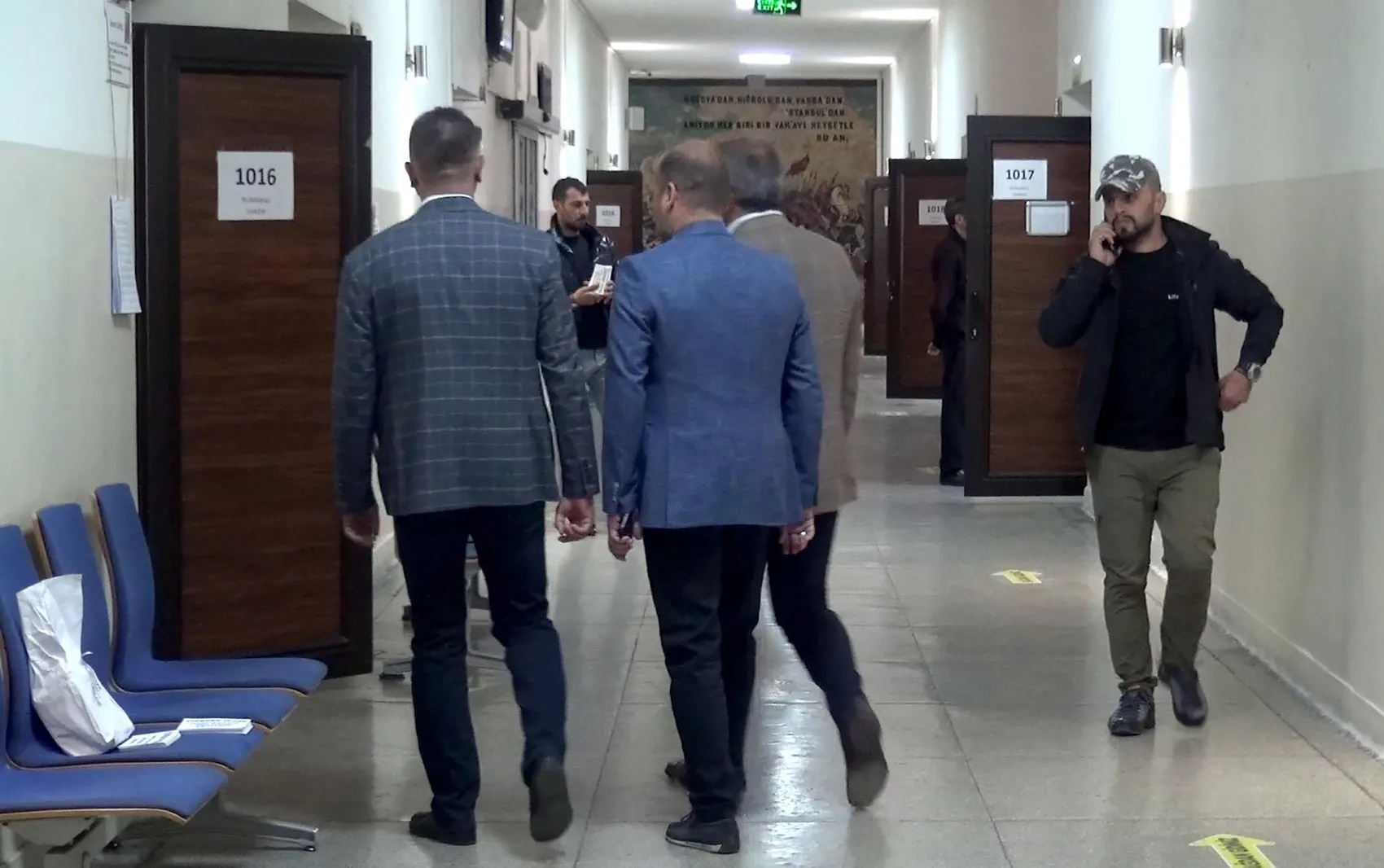 Erzurum Lalapaşa Mahallesi yeni muhtarını seçmek için sandık başında