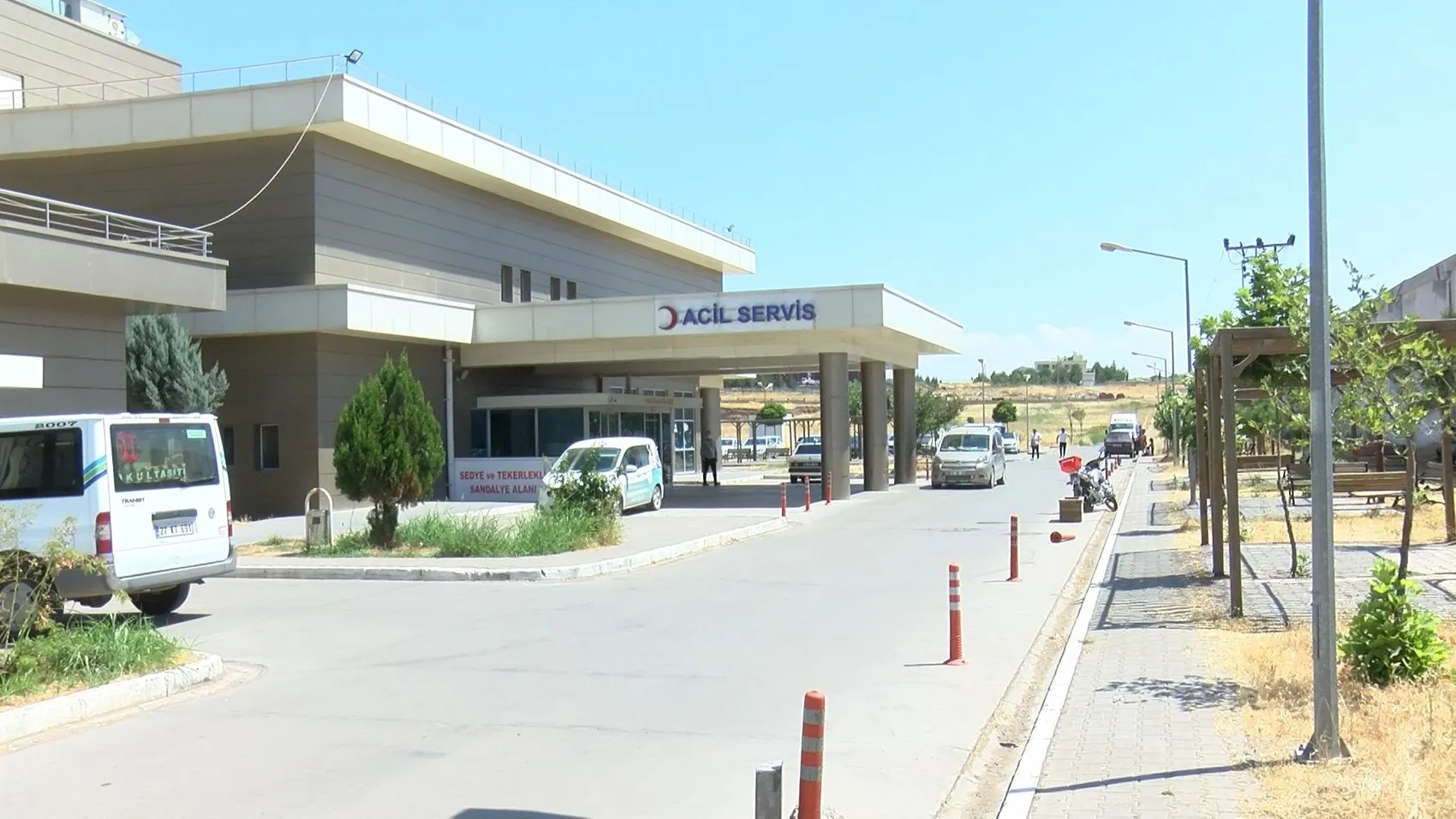 Diyarbakır'da oyun oynayan çocuk evde bulduğu silahla vuruldu