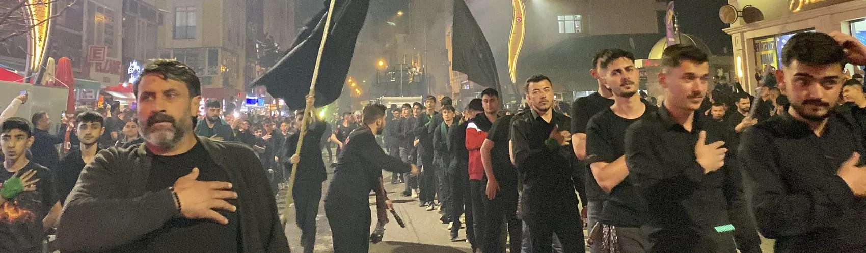 Karslılar Kerbela şehitlerini gözyaşlarıyla andı