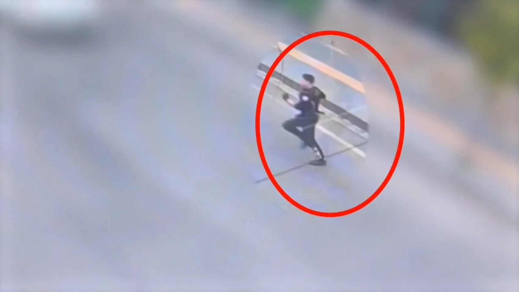 Bingöl sokaklarında polisin şüpheli takibi kameraya yansıdı