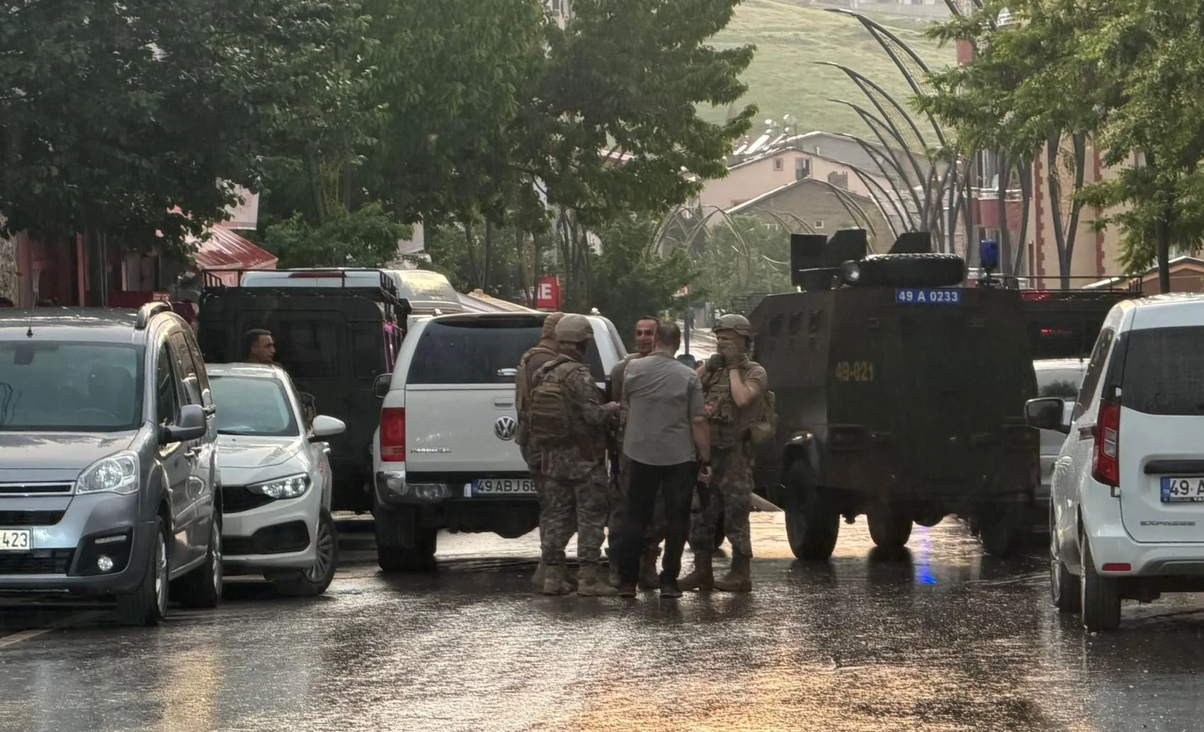 Muş'ta evde dehşet anları Kardeşini vurdu, çatışmada can verdi