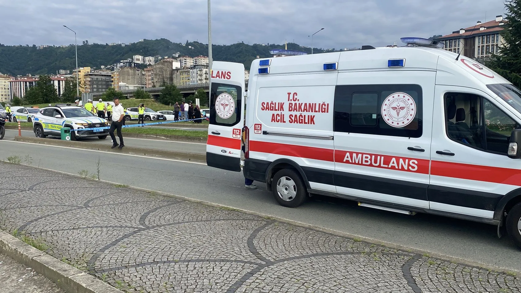 Rize’de yaya geçidinde ölümlü kazaya yol açan sürücü kayıplara karıştı