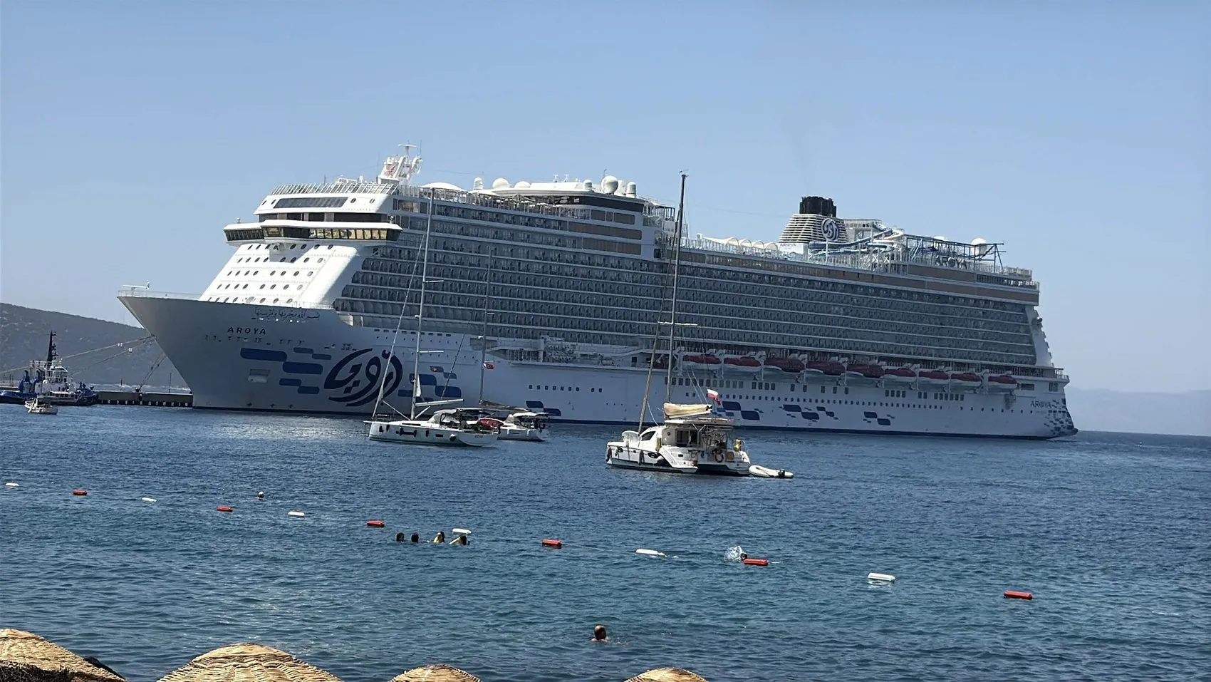 Bodrum dev kruvaziyerle gelen binlerce turisti ağırlıyor