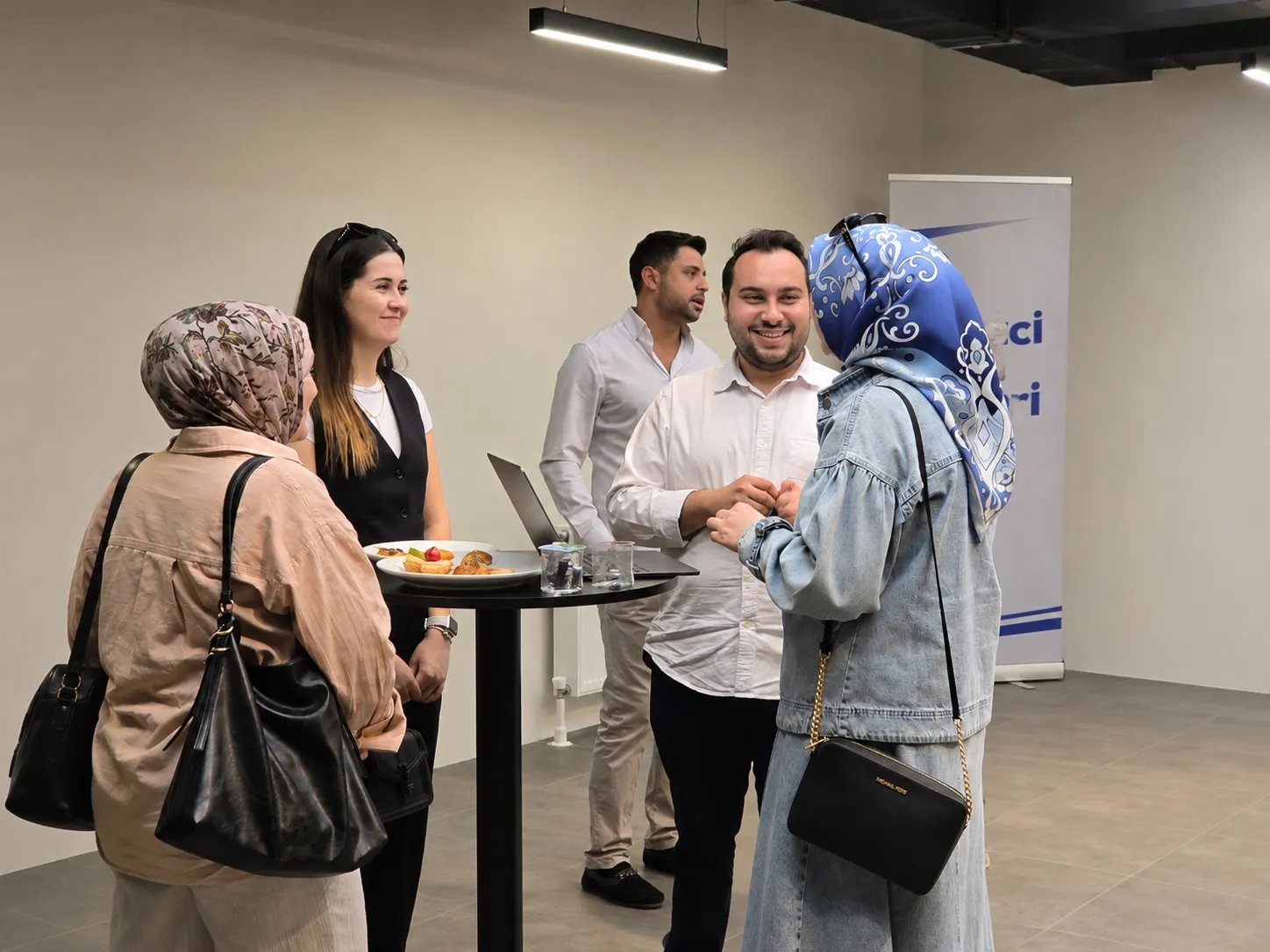 35 girişimci yatırımcılarla masaya oturdu