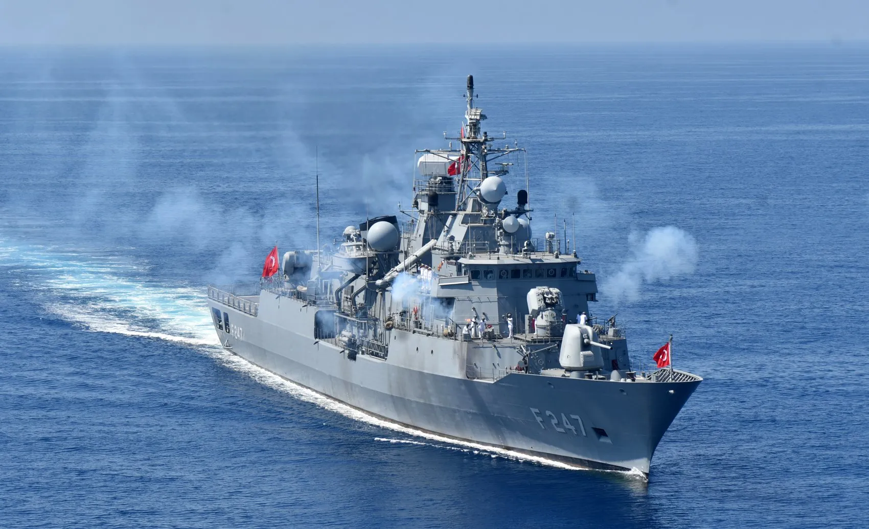 TSK Antalya açıklarında gövde gösterisi yaptı