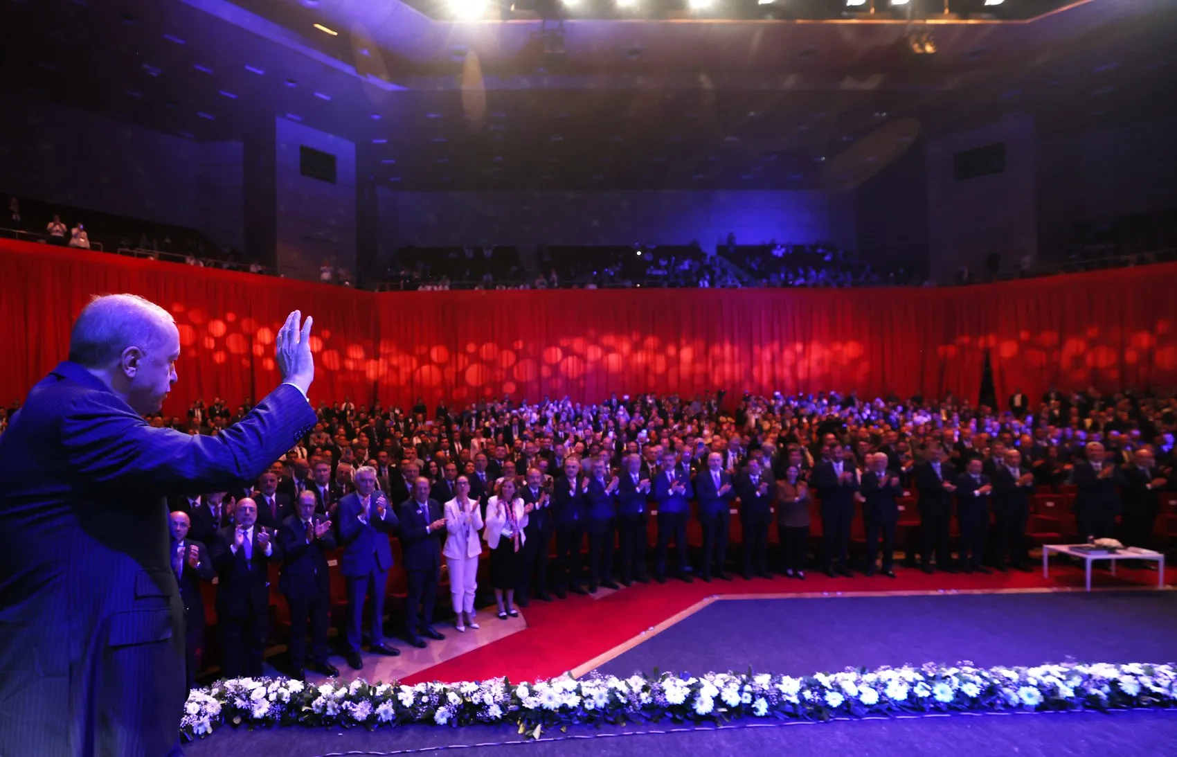 Erdoğan ihracatçılara kredi desteğini artırdı