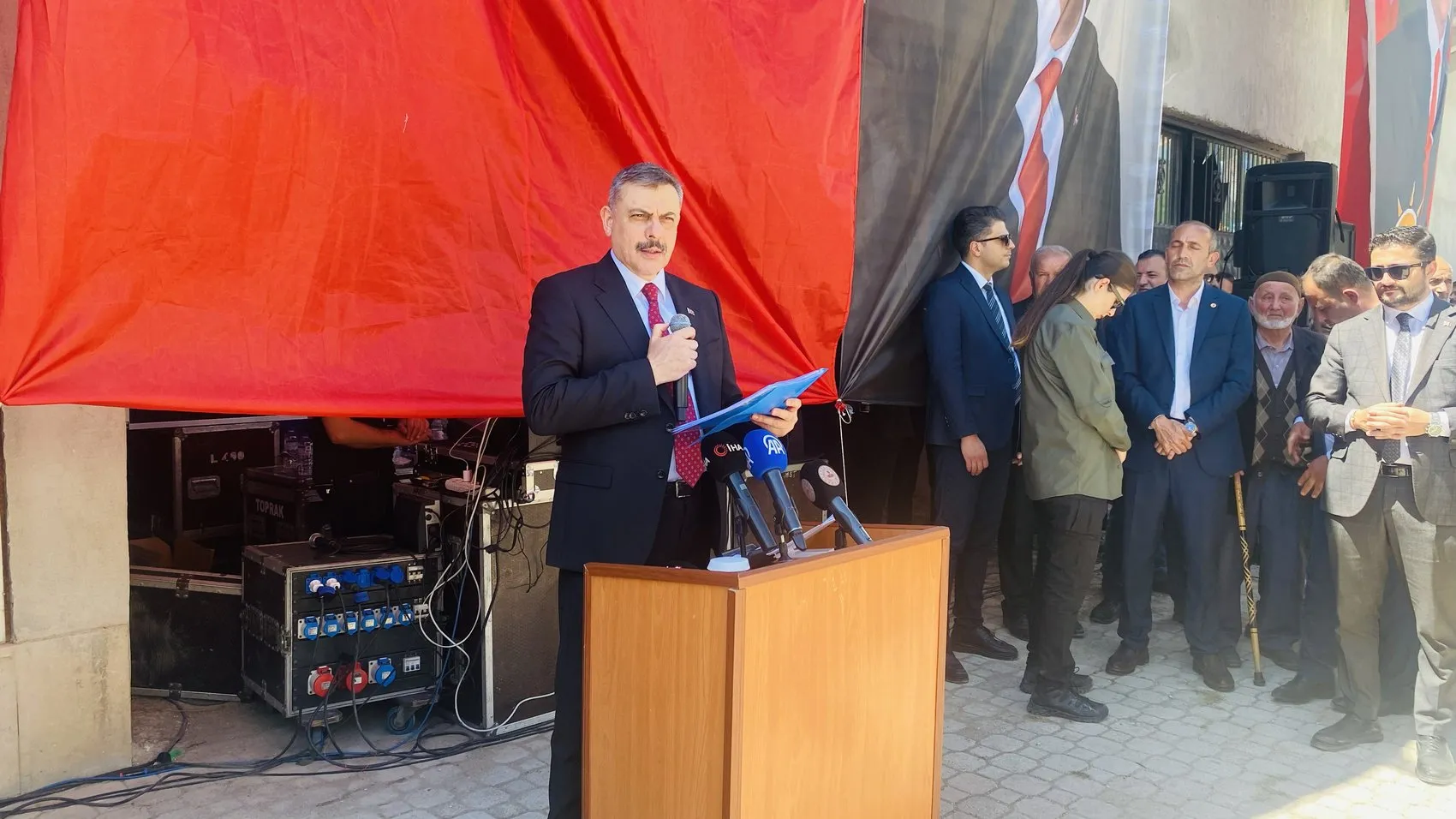 Bakan Çiftçi Tokat’ta seçim öncesi destek istedi