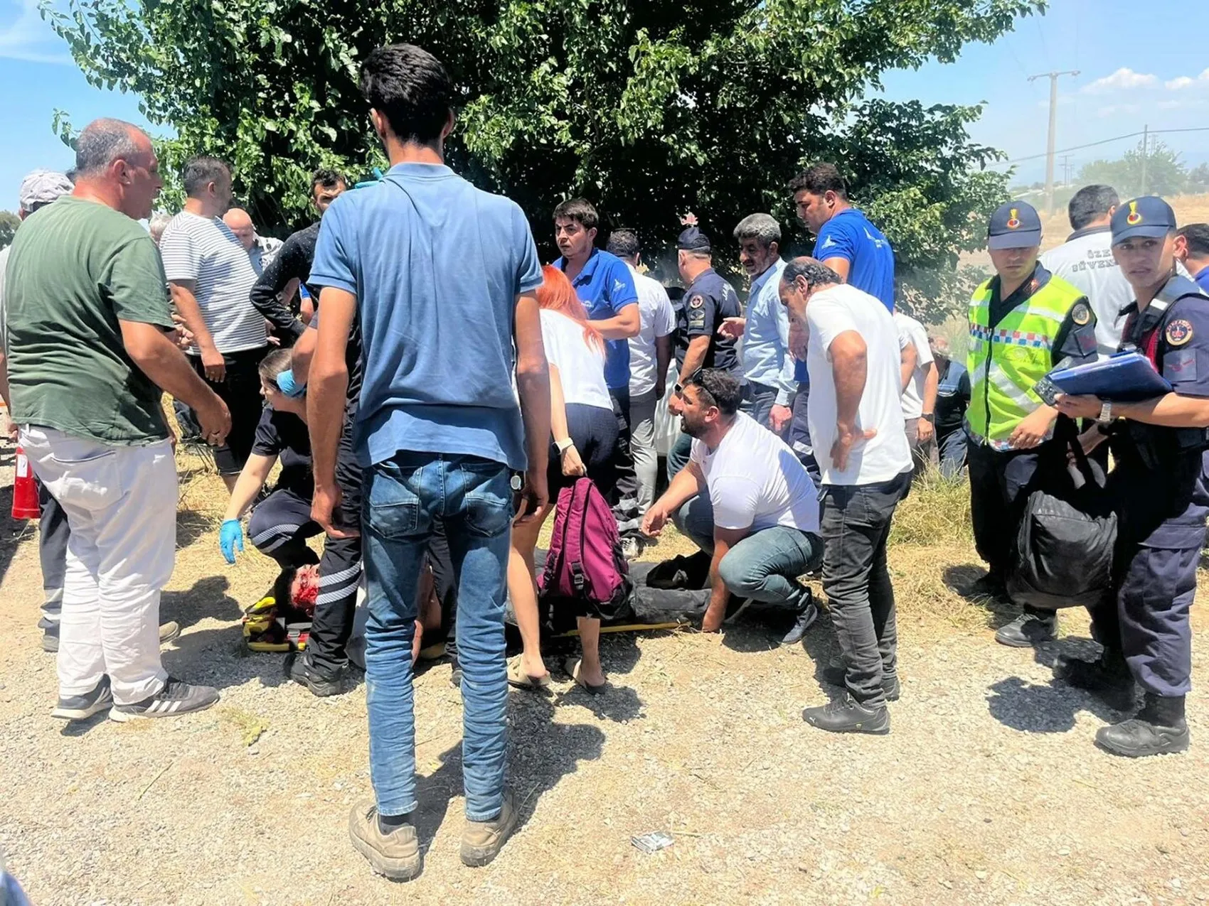 Menderes yolunda feci kaza 4 kişi ağır yaralandı