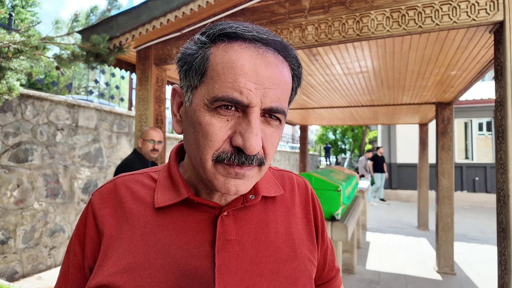 Erzurum'da yürek yakan veda 19 gün sonra ağabeyinin yanına defnedildi