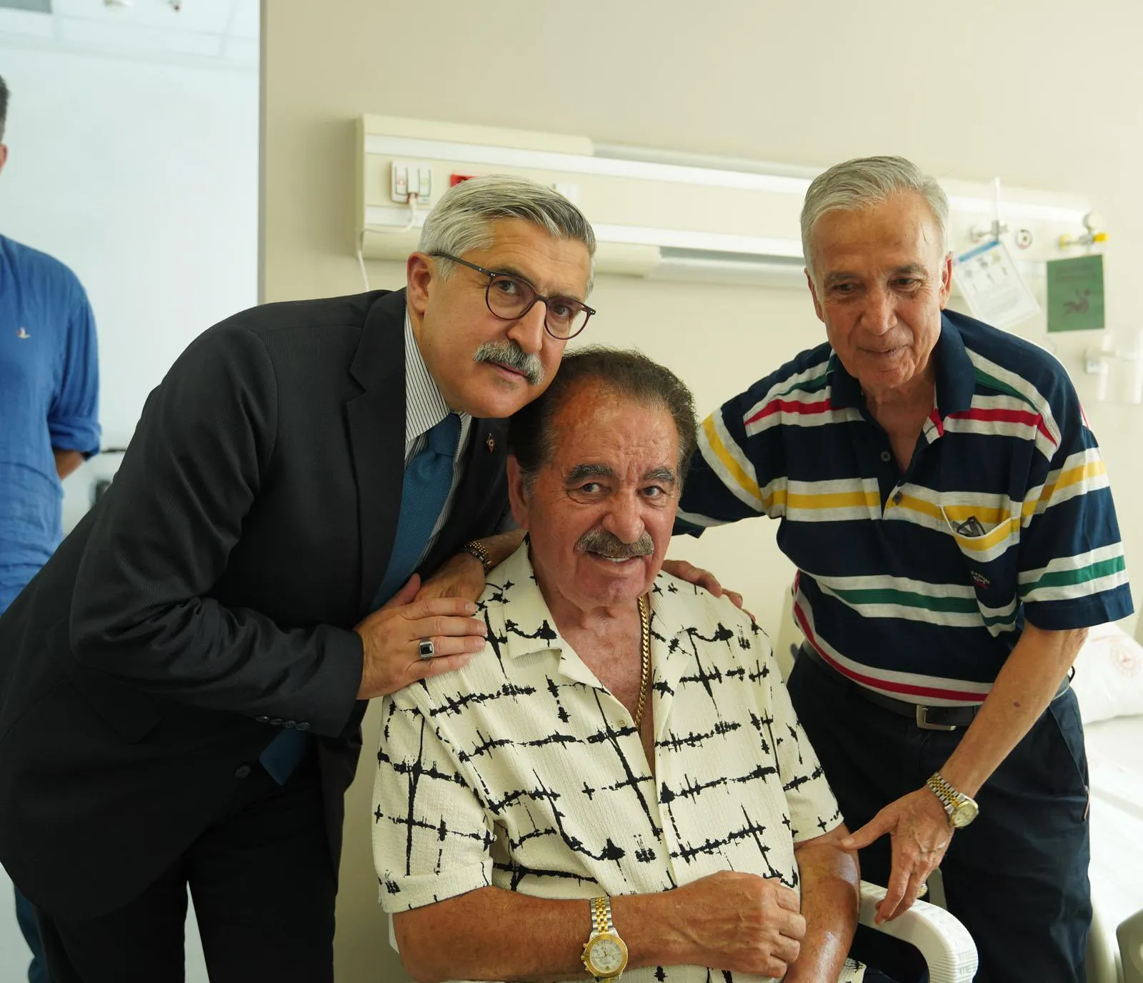 Hüseyin Yayman İbrahim Tatlıses'i hastanede ziyaret etti