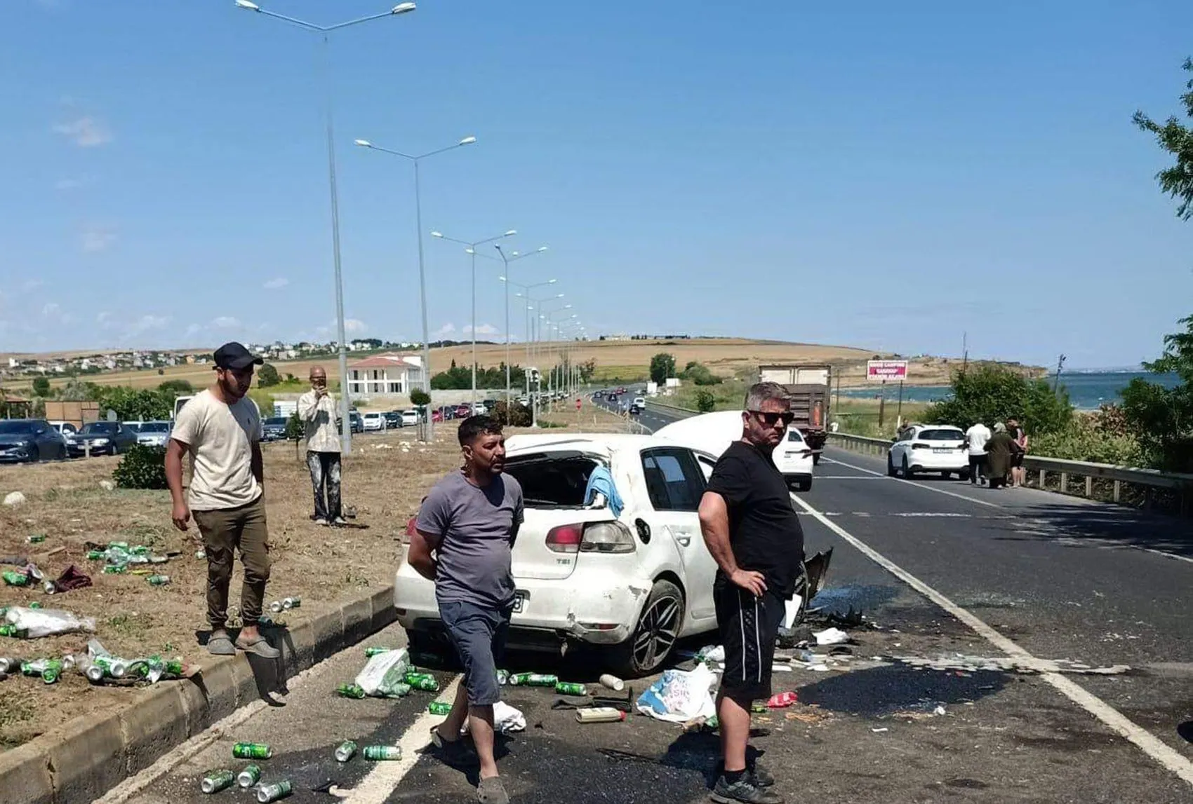 Düğün hazırlığındaki çiftin otomobili takla attı