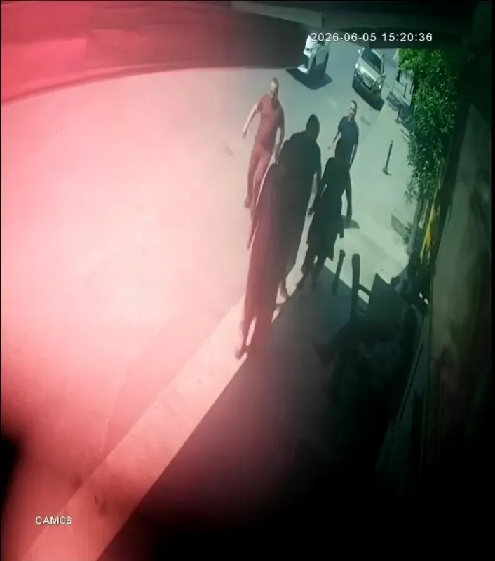 Zeytinburnu'nda hırsızlık yapan üç kadın suçüstü yakalandı