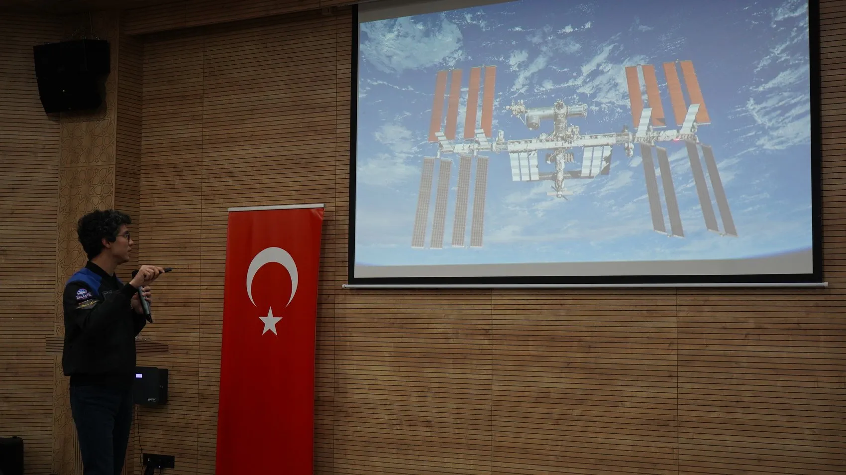 Uzay Yolcusu Atasever Şırnaklı Gençlerle Geleceği Konuştu