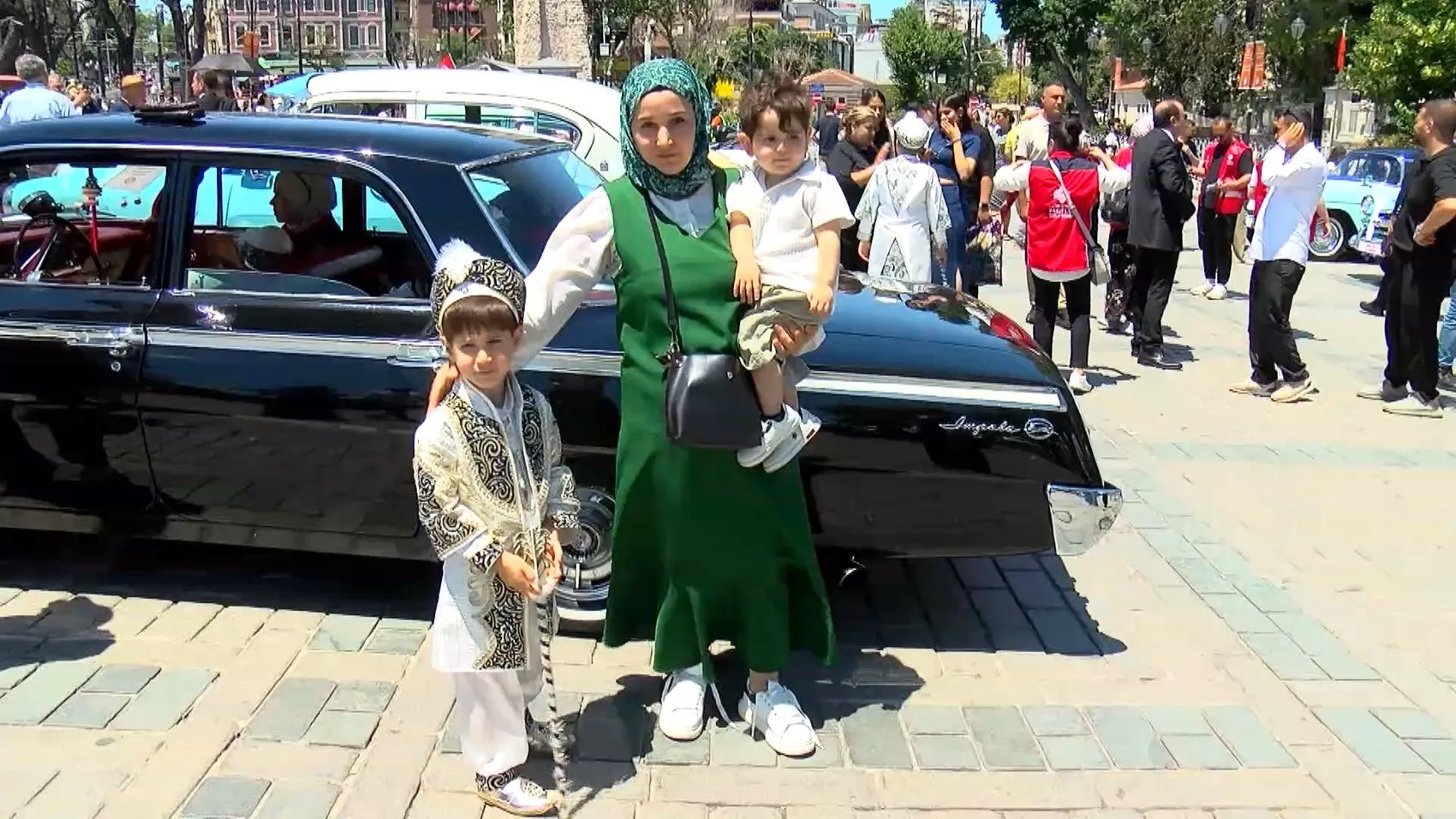 İstanbul’da Renkli Sünnet Konvoyu Taksim’den Başladı