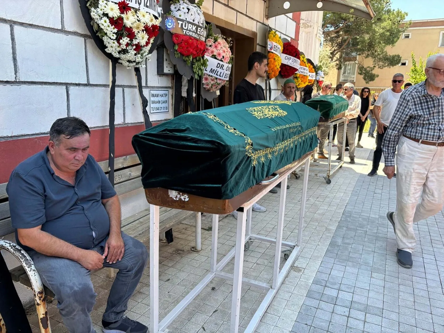 Genç öğretmen Irmak Ayşe Koparan memleketinde toprağa verildi