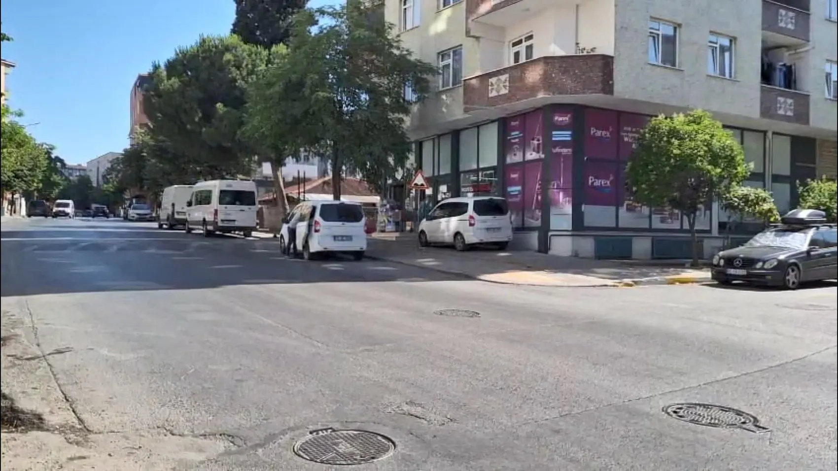 Pendik’te akraba kavgası kanlı bitti