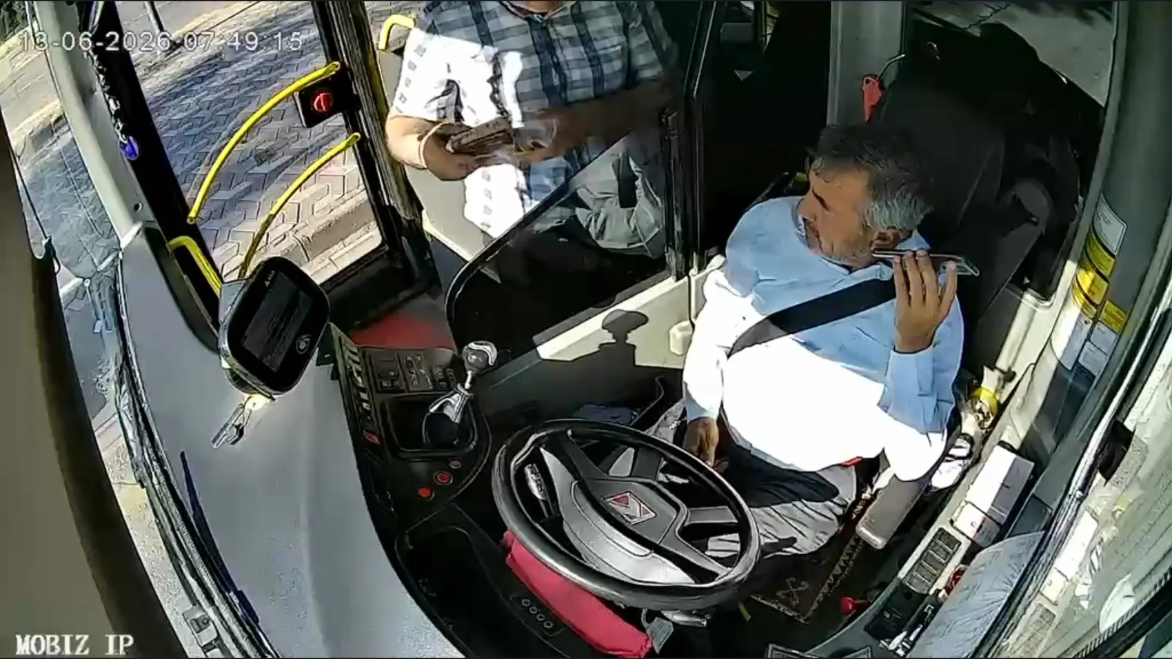 Malatya'da otobüs şoförü LGS öğrencisini son anda kurtardı