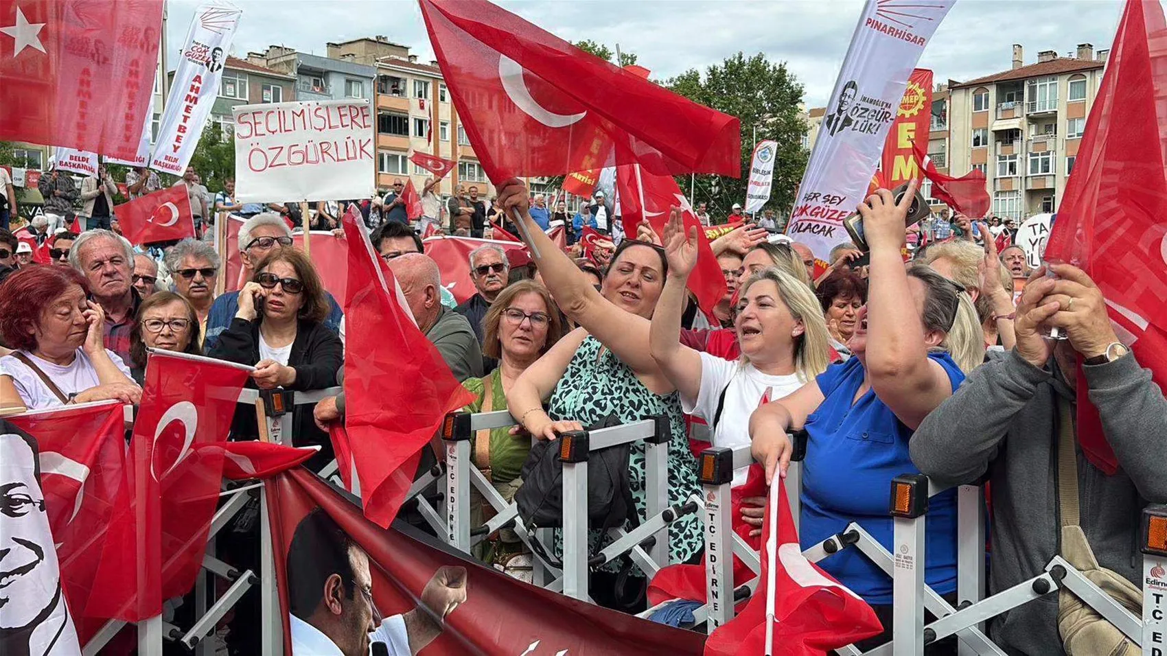 Özgür Özel Lüleburgaz meydanından iktidara yürüme sözü verdi