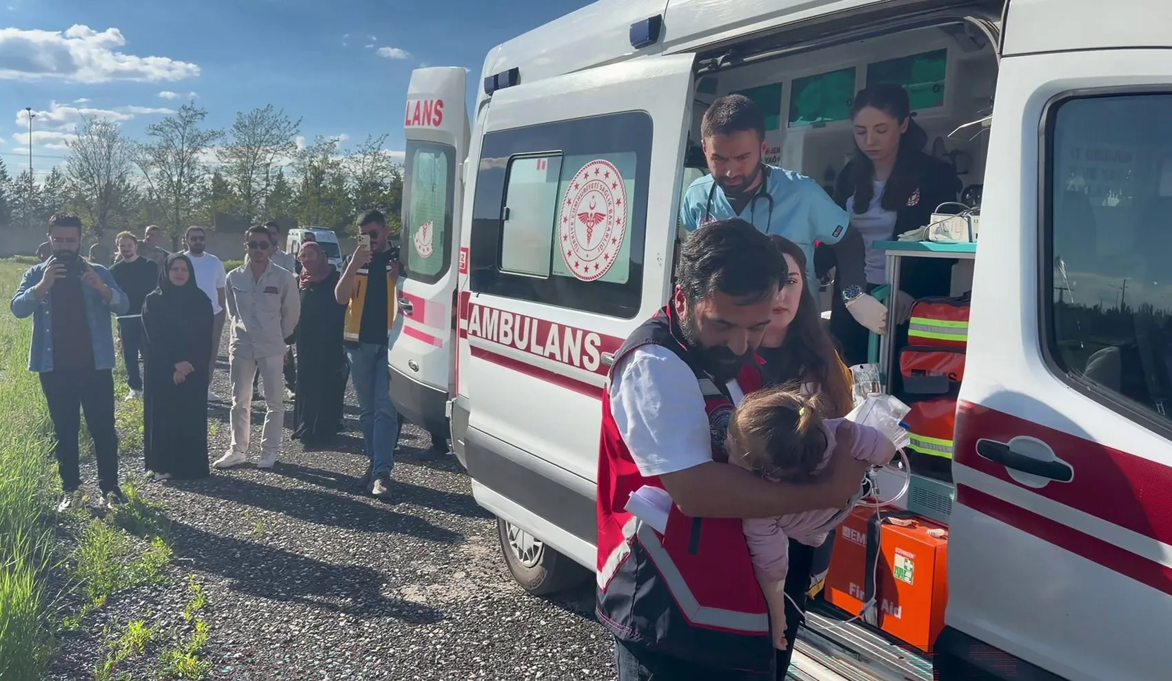 Van ve Muş'tan iki bebek için acil hava köprüsü kuruldu