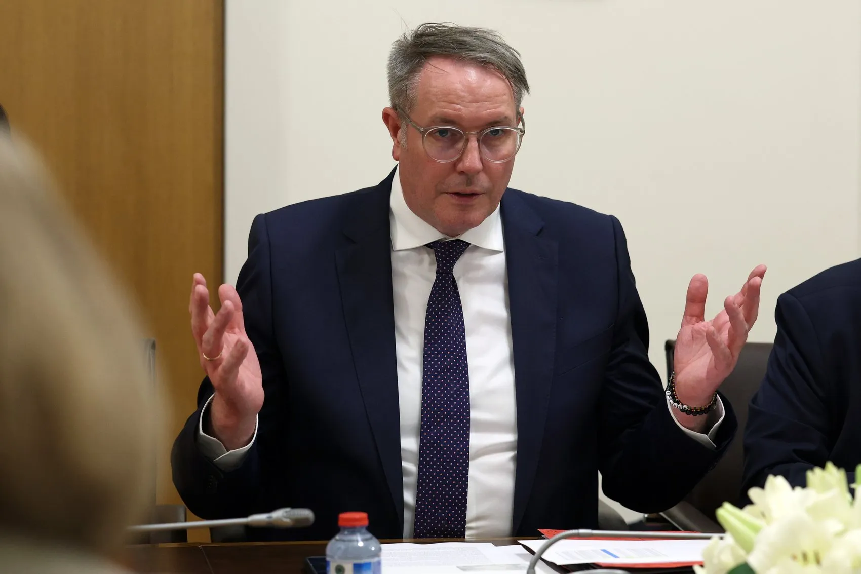 Özgür Özel Alman heyetiyle CHP içindeki kriz sürecini konuştu