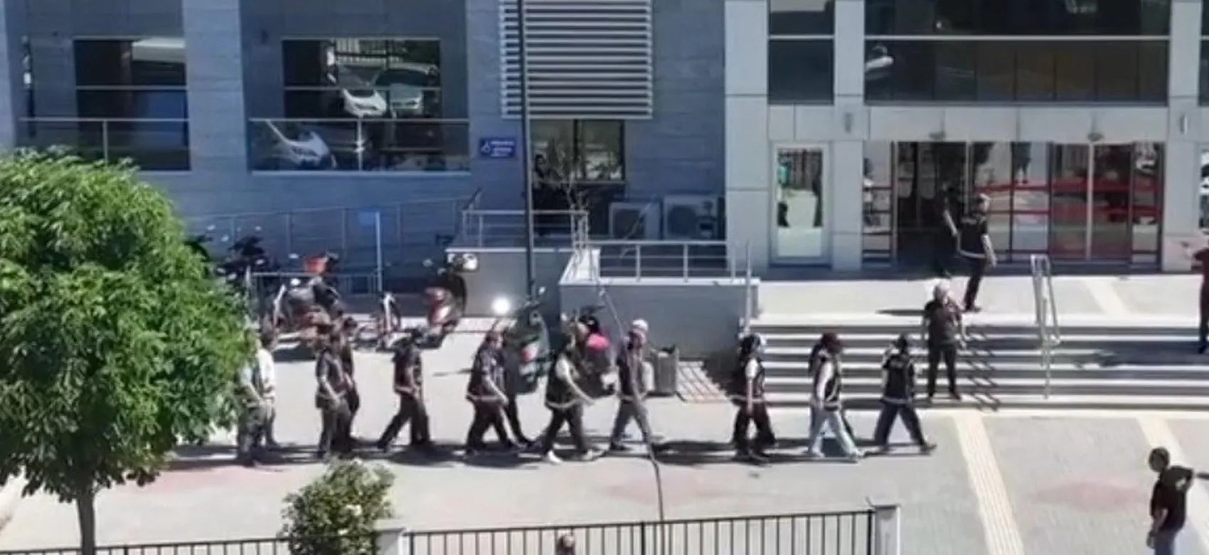 Sahte engelli raporuyla 100 milyon liralık vurgun yapan çete çökertildi