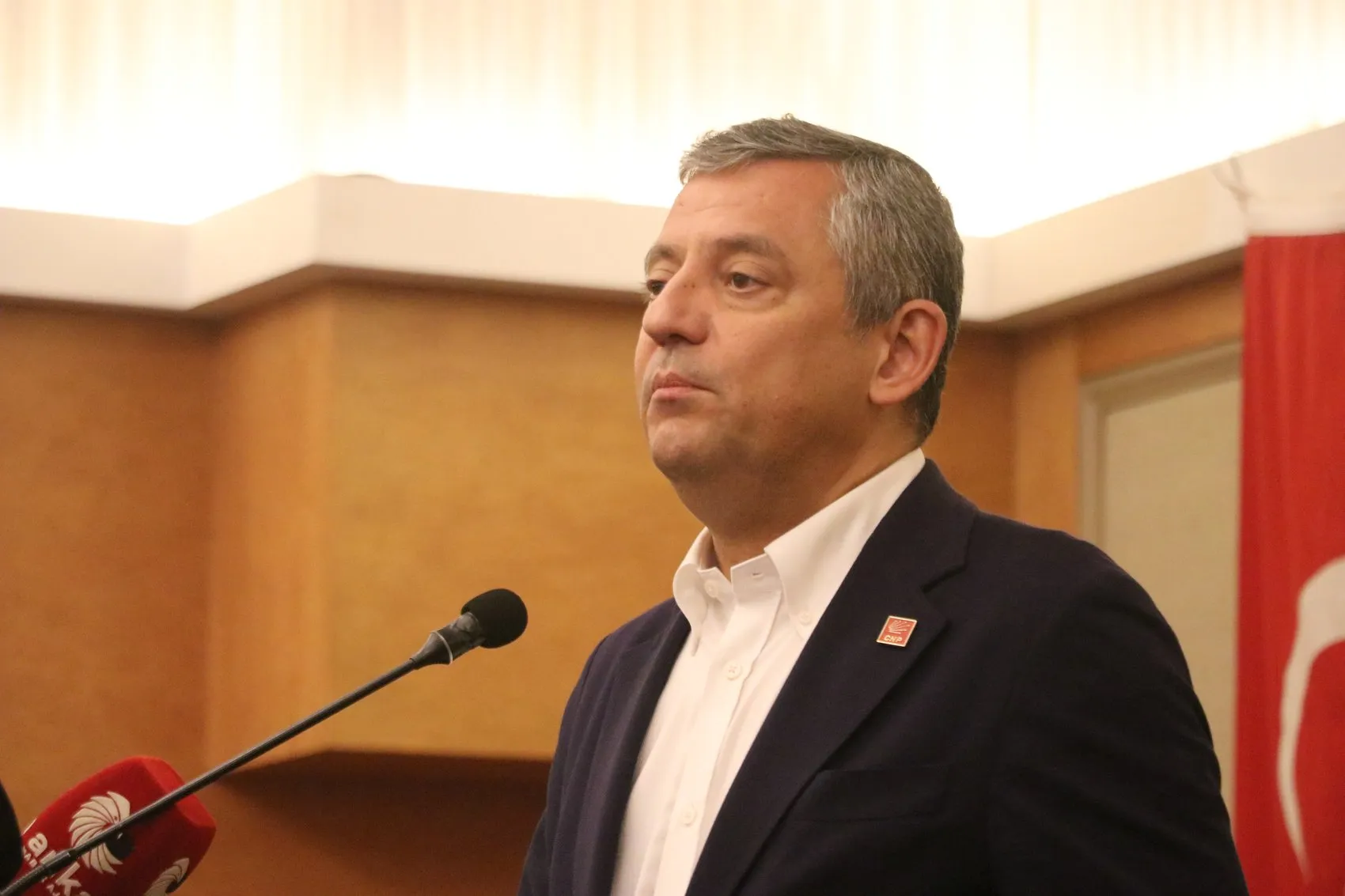 Özgür Özel'den CHP'ye yönelik müdahalelere sert çıkış