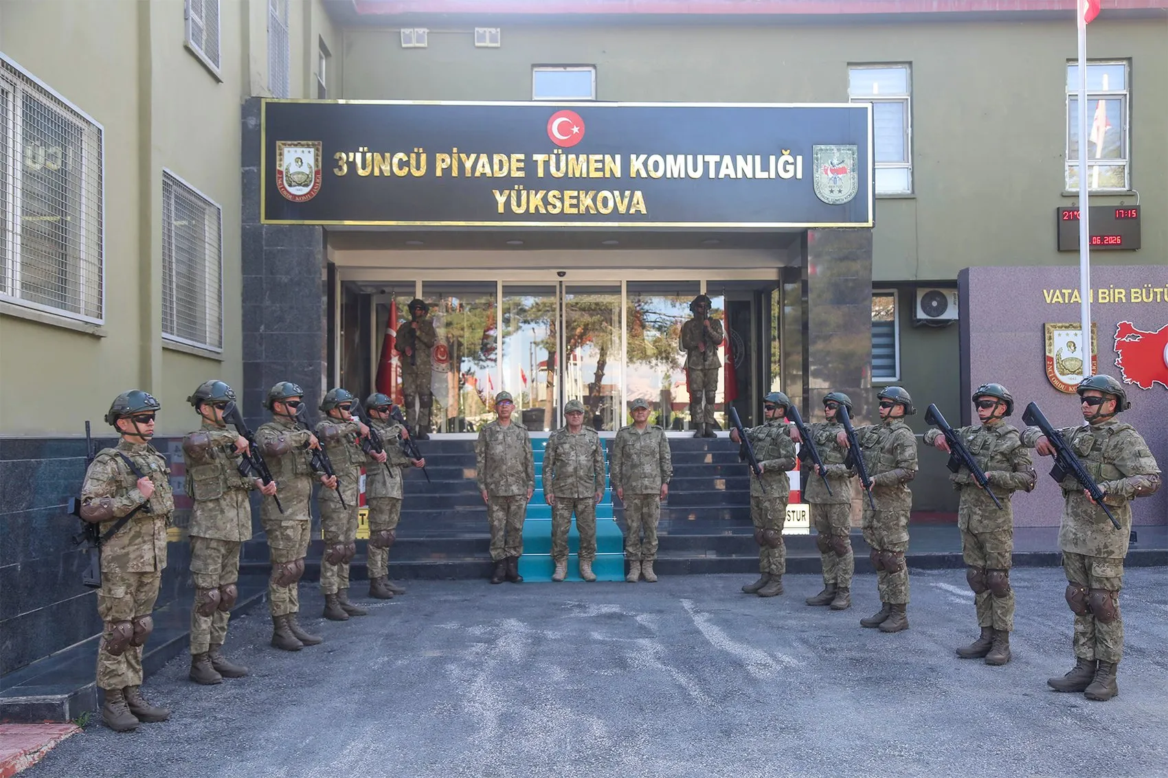 Orgeneral Tokel sınır hattında güvenlik denetimi yaptı