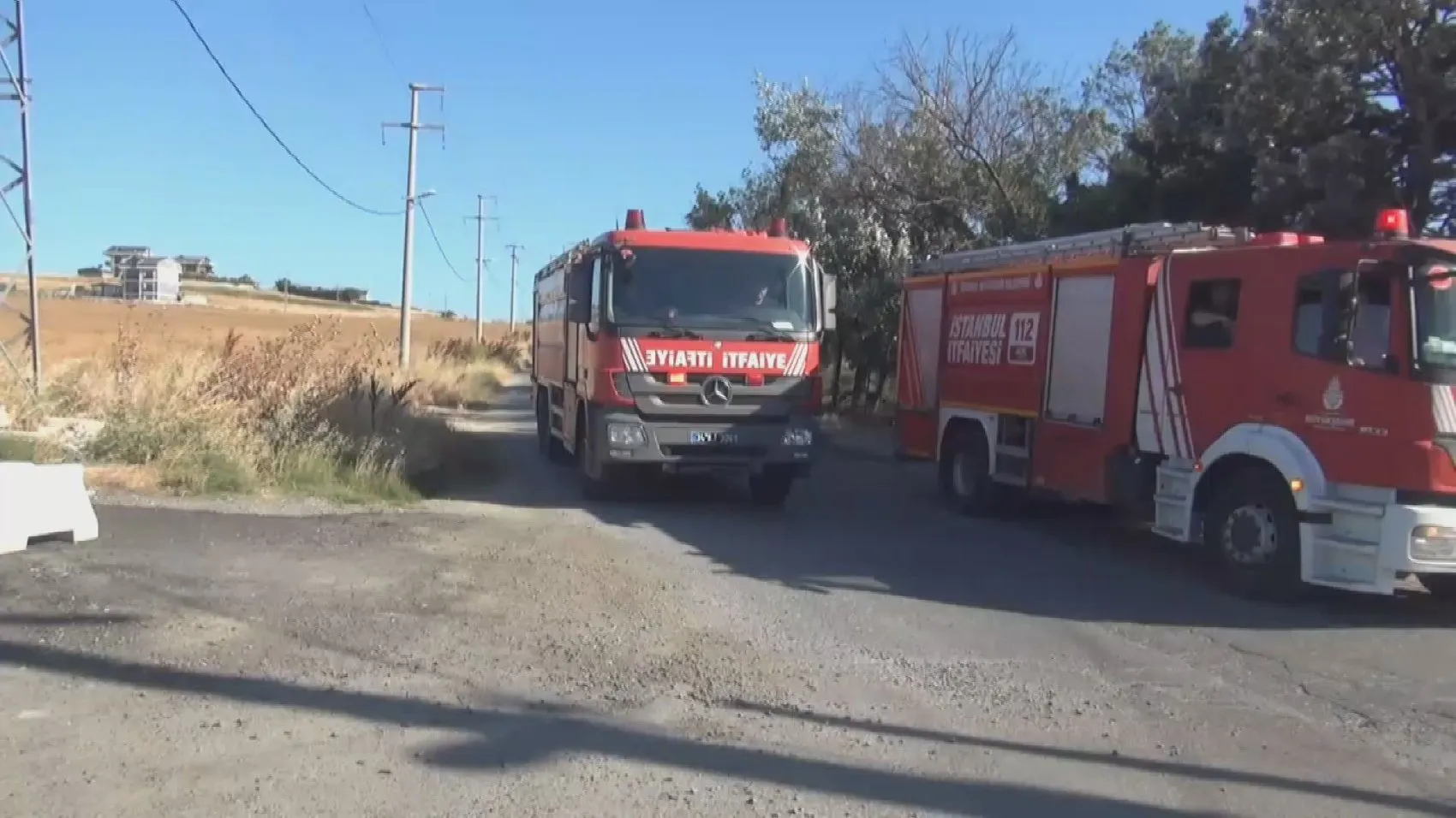 Silivri'de otluk alan yangınları iki farklı noktada hasara yol açtı