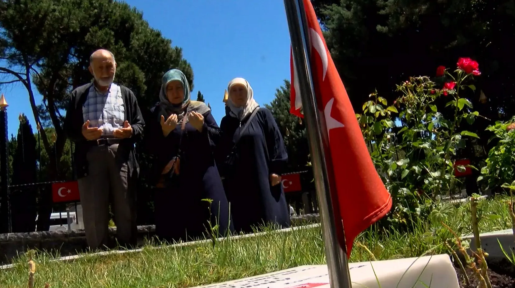 Evlatlarının yolunu gözleyen babaların hüzünlü günü