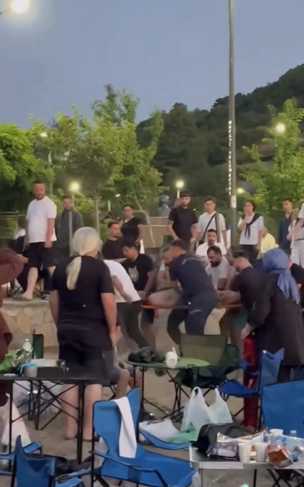 Beykoz Poyrazköy sahilinde denize giren kişi boğulma tehlikesi atlattı