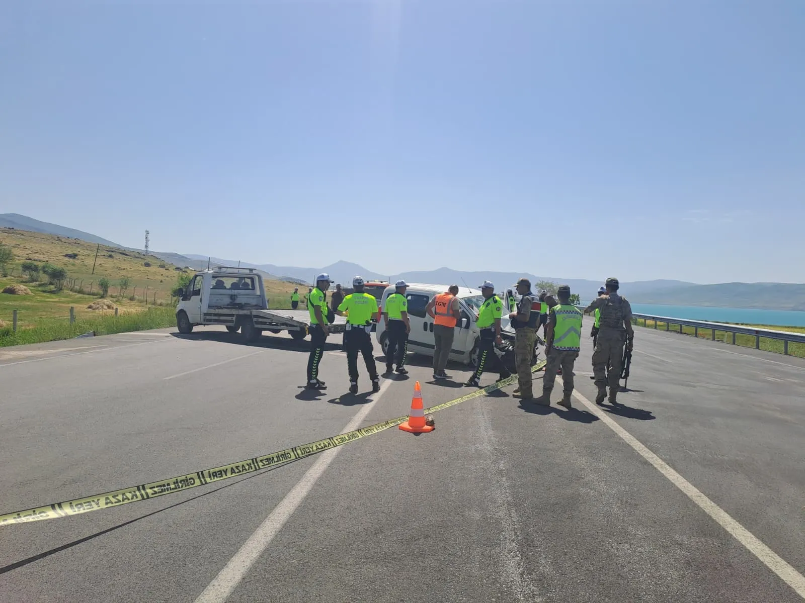 Van’da trafik kazası Askeri araca çarpan araç 1 can aldı