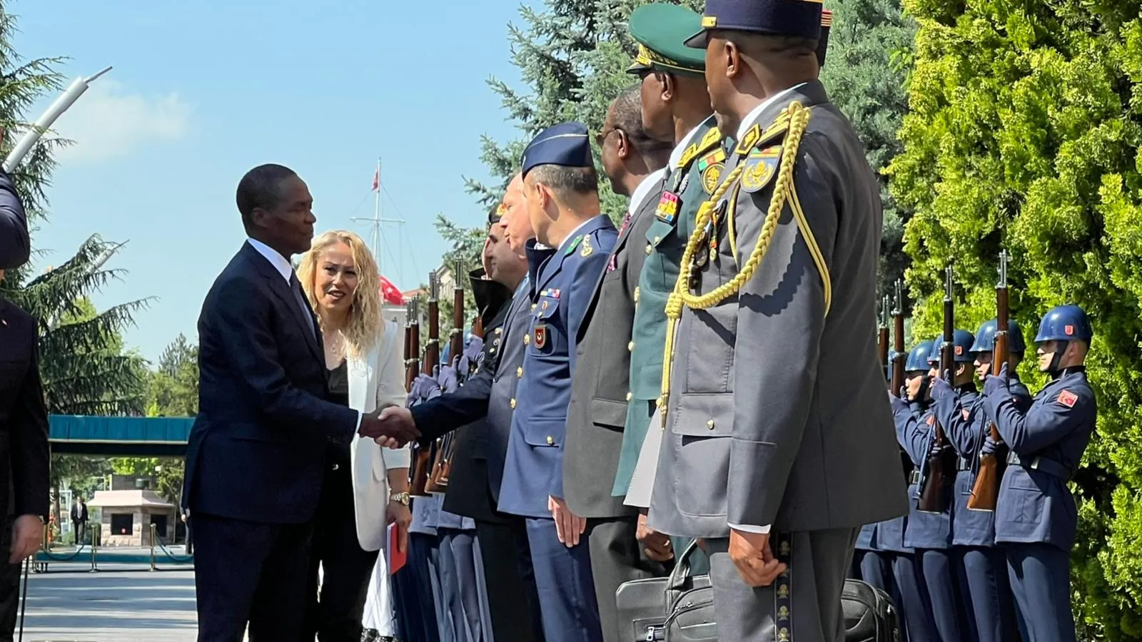 Ankara'da Kamerun ile savunma iş birliği trafiği