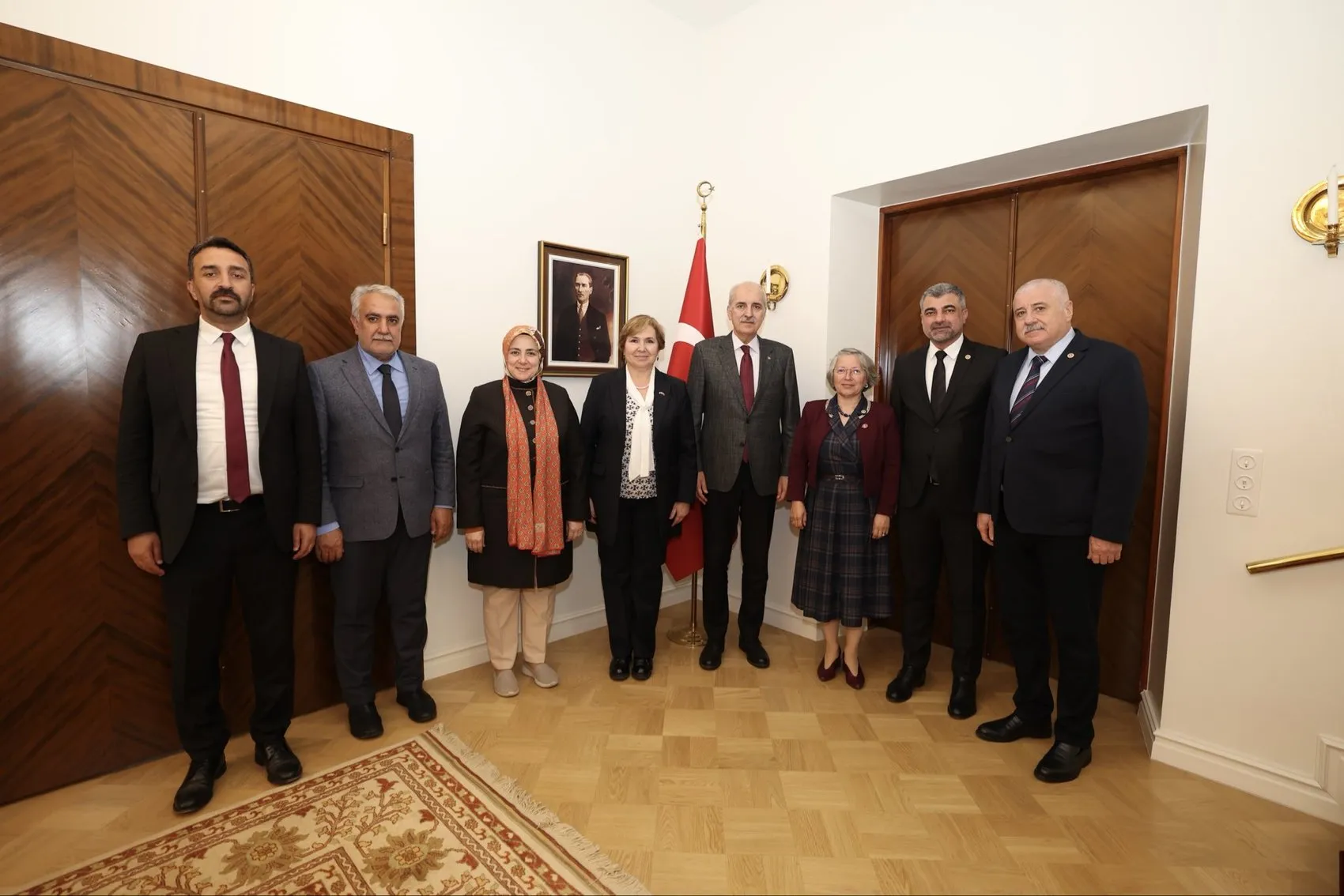 Kurtulmuş Finlandiya'daki Türklerle buluştu