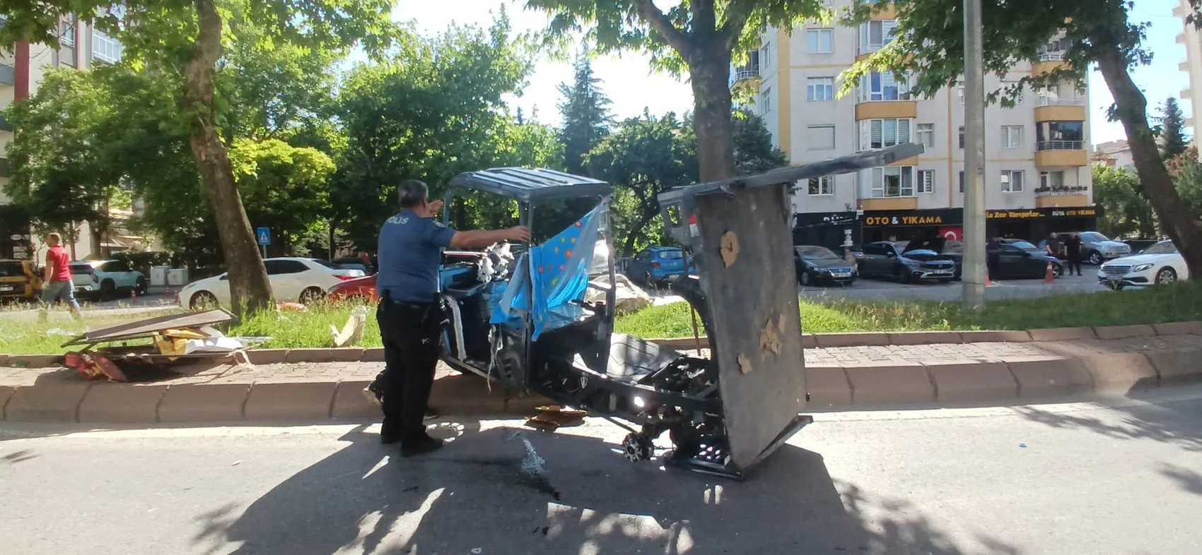 Kayseri Tuna Caddesi üzerinde otomobil ve elektrikli bisiklet kazası