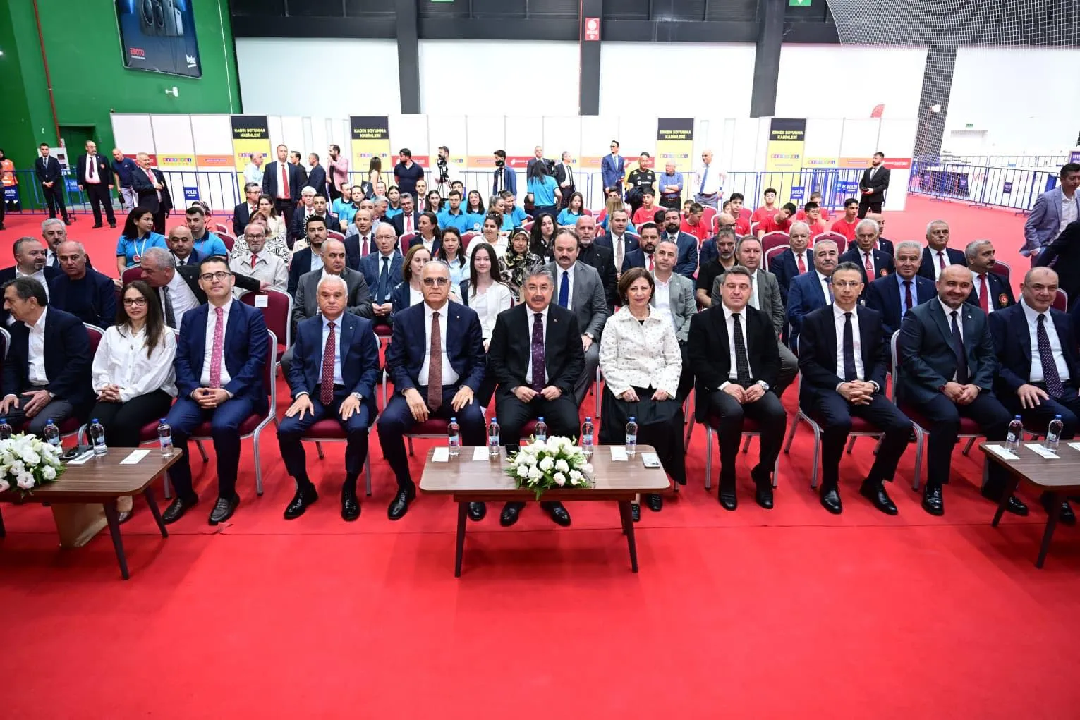 Eskişehir’de voleybol şöleni deprem şehidi Emincan Kocabaş anısına başladı