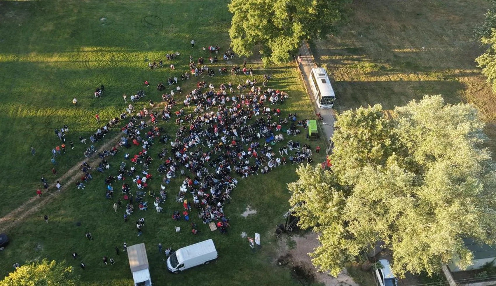 Edirne Sarayiçi dev ekranla milli coşkuya sahne oldu