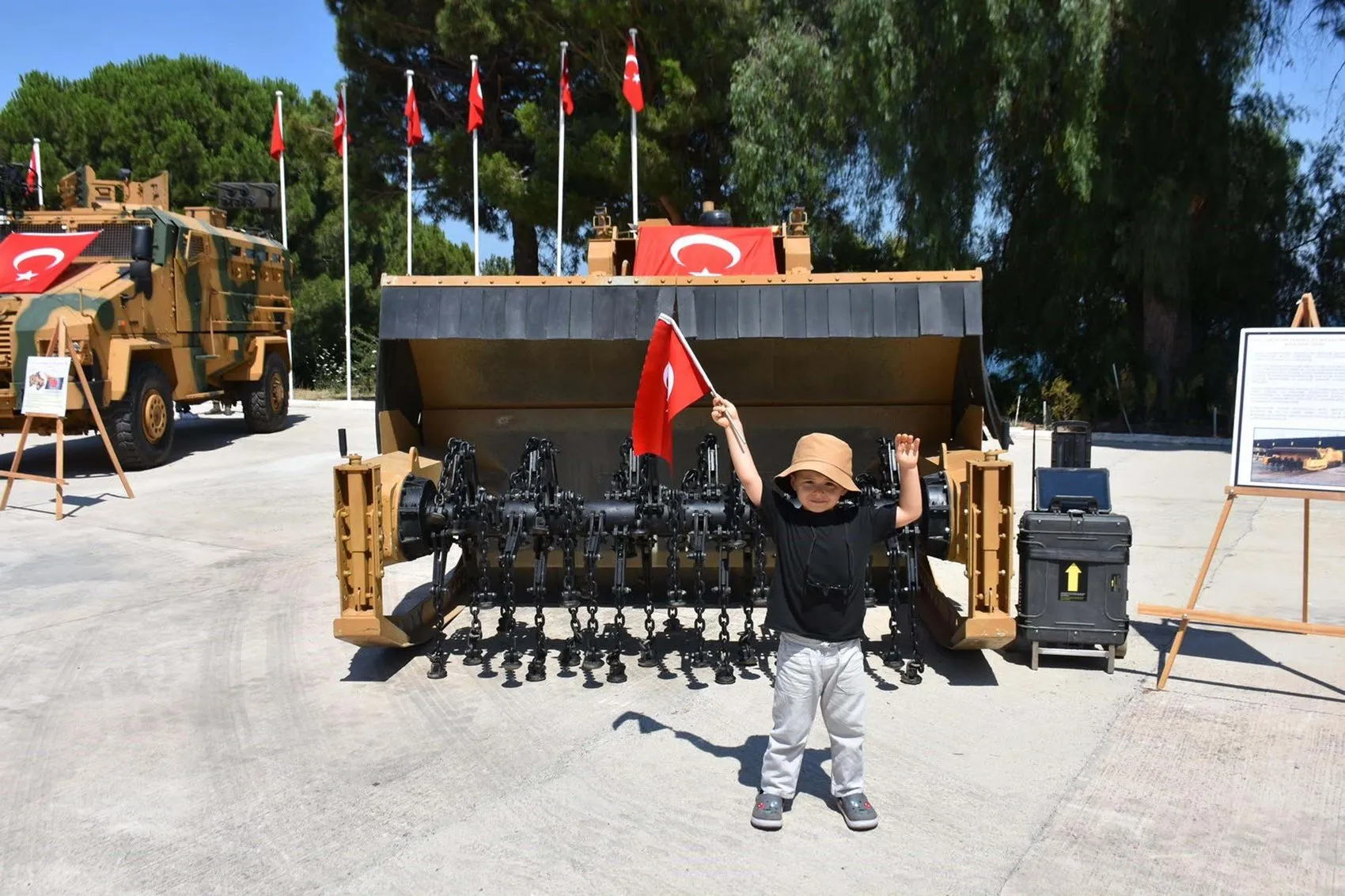 Türk Kara Kuvvetleri İzmir’de 2235’inci yaşını kutladı