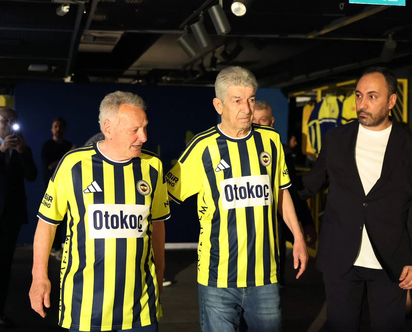 Fenerbahçe 120’nci yıl formalarını görkemli bir törenle görücüye çıkardı