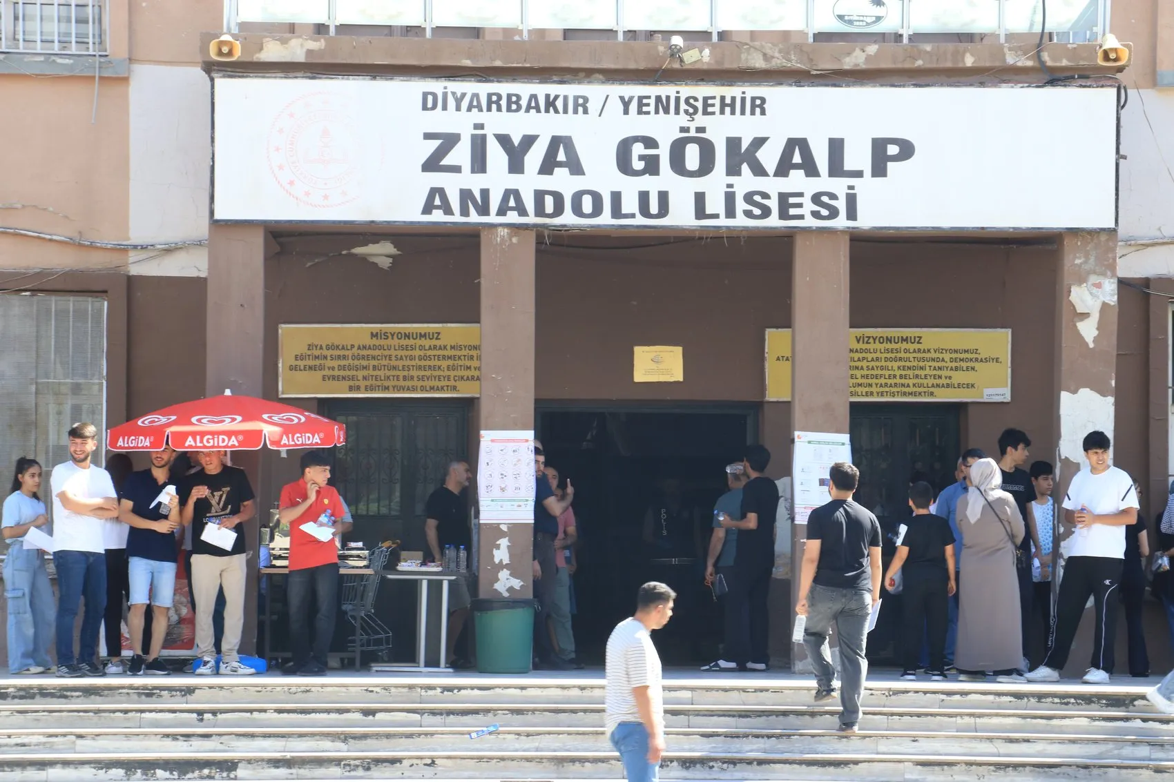 Diyarbakır'da üniversite hayali için sınav saati