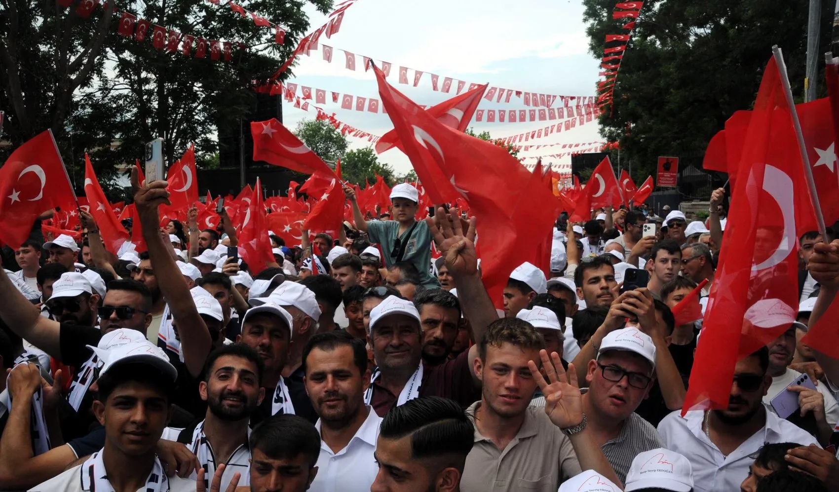Erdoğan milletvekillerine militan çıkışıyla tepki gösterdi