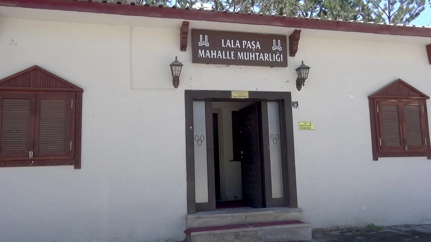 Erzurum Lalapaşa Mahallesi yeni muhtarını seçmek için sandık başında