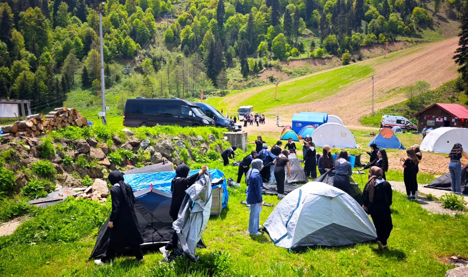 Artvinli öğrenciler final öncesi doğada enerji topladı