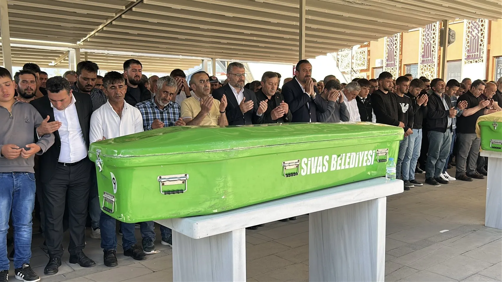 Sivas’taki feci kazada hayatını kaybeden çift son yolculuğuna uğurlandı